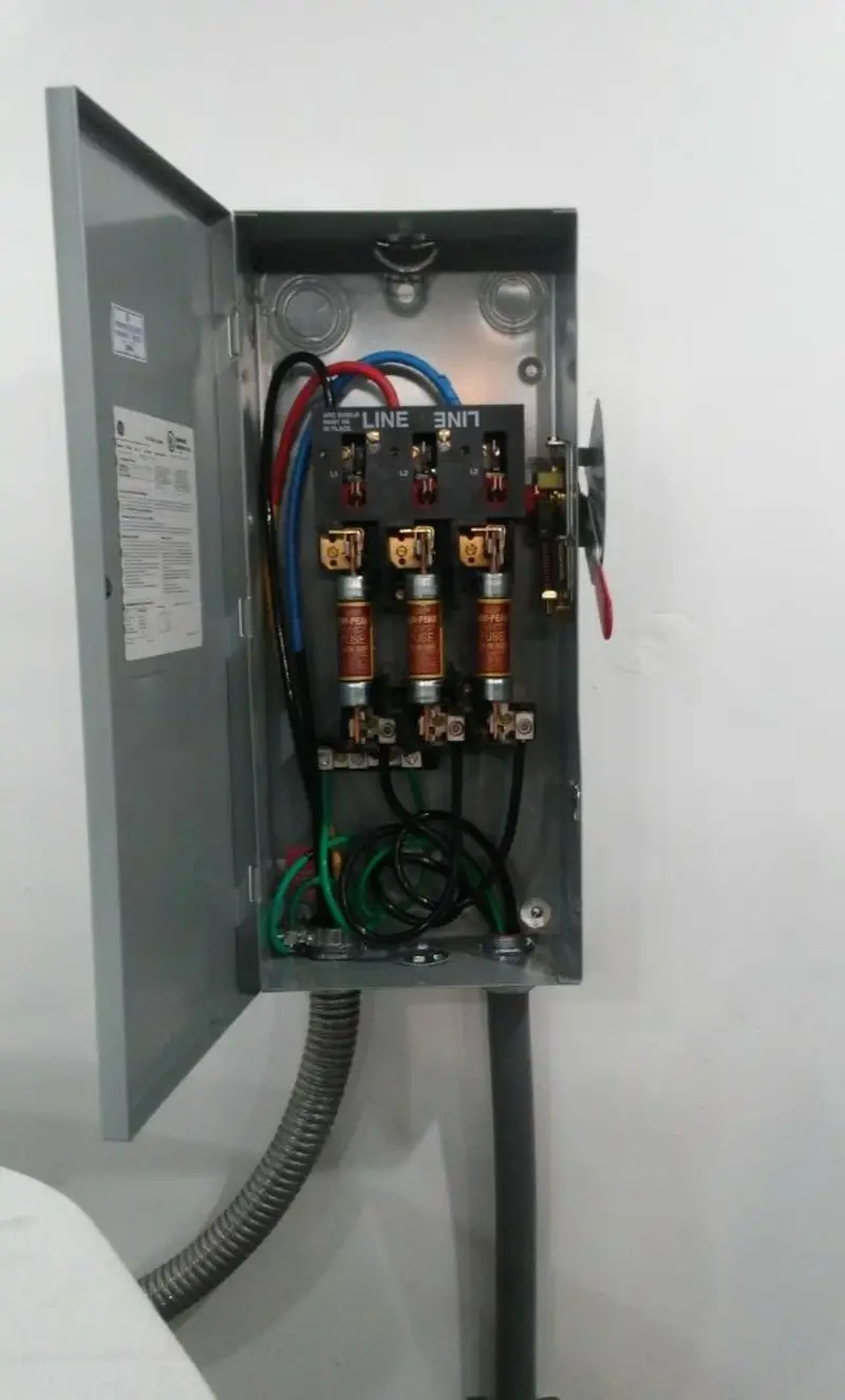 Three-phase disconnect switch installed for Smoke Detector Installation in Kyle